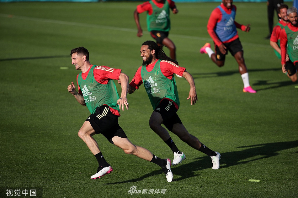 內(nèi)雷斯斷球+精彩小角度破門完成雙響，那不勒斯再下一城