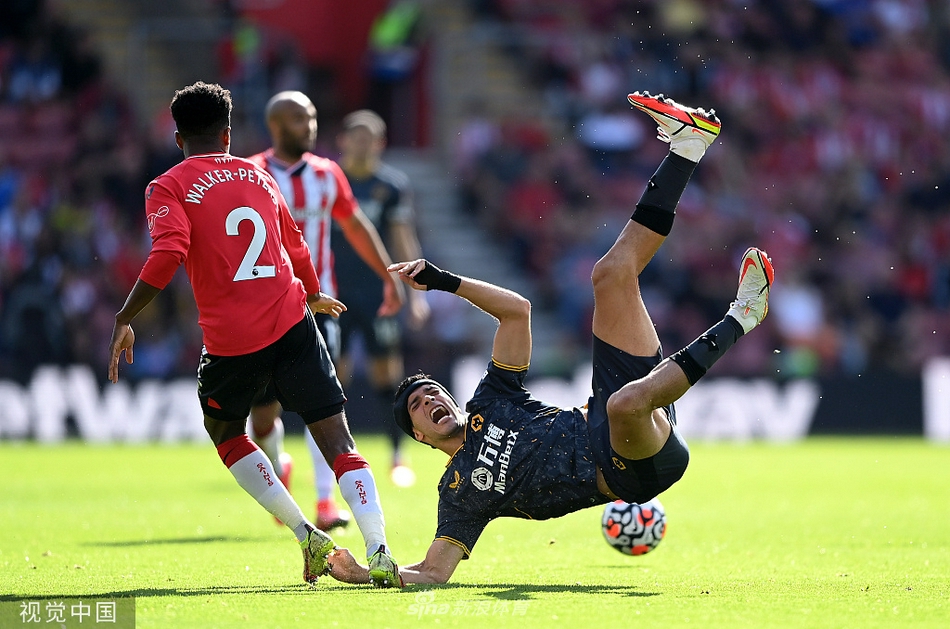 每體：巴薩今日完成本周最后一次訓練，弗里克因私事缺席