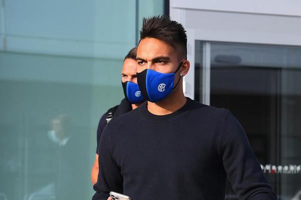 期待已久的手游問鼎群雄即將登陸九游，這款手機游戲吸引了大批玩家的關注，想下載這款游戲，有很多粉絲都在問九游小編問鼎群雄好玩嗎？問鼎群雄值不值得玩？現(xiàn)在就為大家來簡單分析下，看看這款游戲的玩法特點和游戲