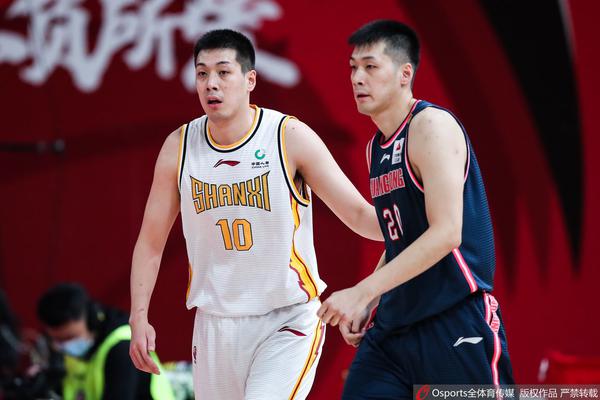 梅西策動！梅西分球給邊路阿爾巴，后者助攻阿連德頭球破僵