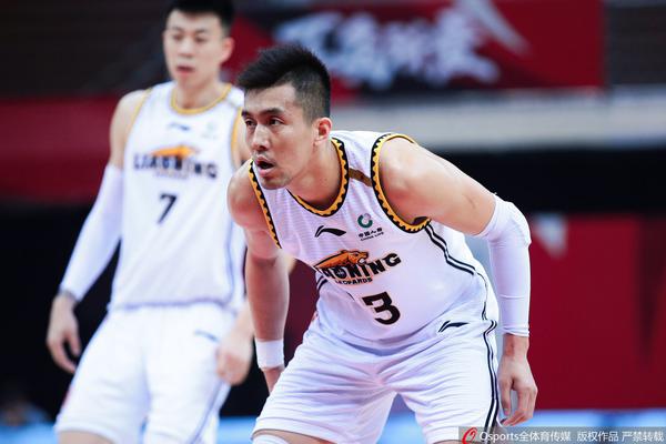 火藥味！追夢霍蘭德對抗后發(fā)生口角，隨后被隊友拉開