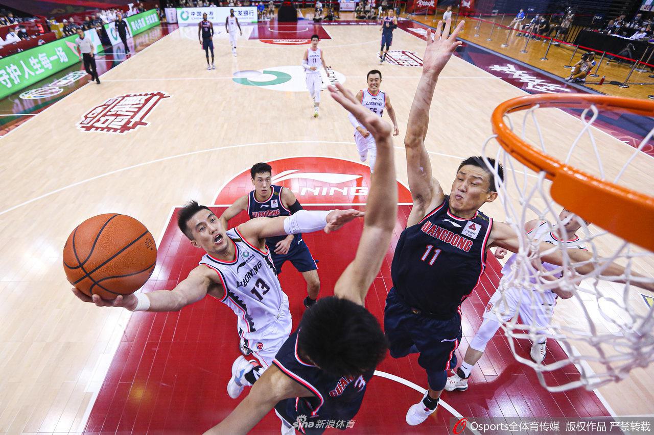 直播吧1月7日訊 U23亞洲杯B組首輪，日本U23以5-0的比分大勝敘利亞U23，收獲開門紅。兩隊全場數(shù)據(jù)對比如下日本在前）：射門數(shù)：15-3射正數(shù)：9-1控球率：55%-45%角球數(shù)：4-3黃牌數(shù)：