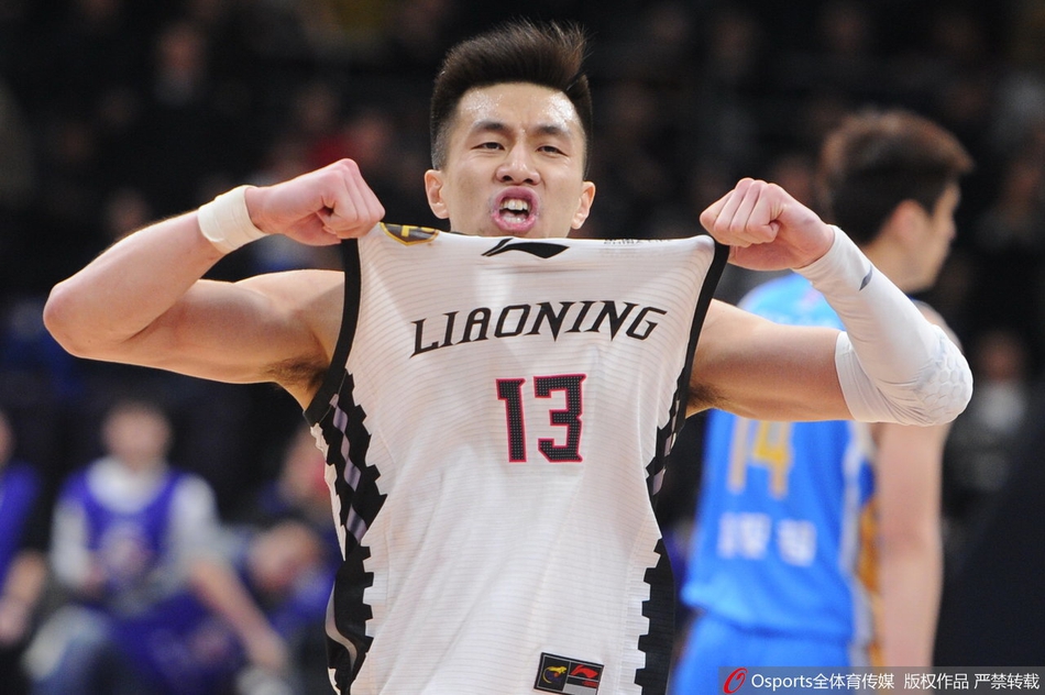 字母哥連續(xù)推土機瘋狂碾壓追夢 連續(xù)一打N強攻籃下打進！