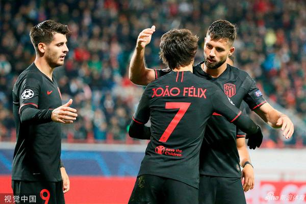 任勞任怨！比爾本場替補出戰(zhàn)，賽中一直面帶笑意