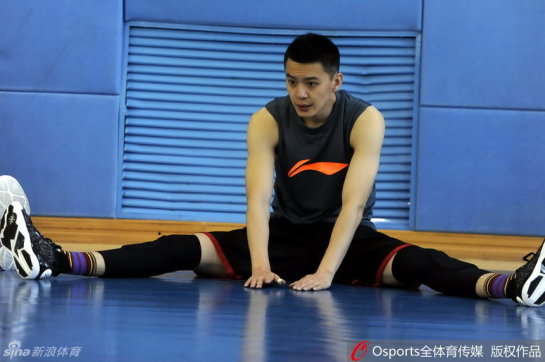 在玩家群體成功完成最新周末社區(qū)挑戰(zhàn)后，Gearbox軟件公司正式通過兌換碼向全體《無主之地4》玩家發(fā)放亞蒙的「邪典經(jīng)典」皮膚。Gearbox始終延續(xù)通過社交媒體發(fā)放黃金鑰匙的傳統(tǒng)。玩家可在官網(wǎng)兌換SH