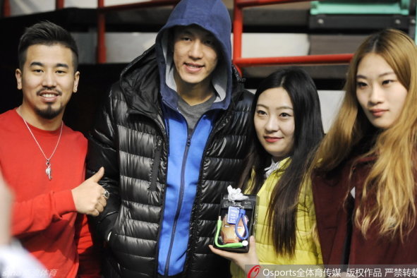 每體：巴薩今日完成本周最后一次訓練，弗里克因私事缺席