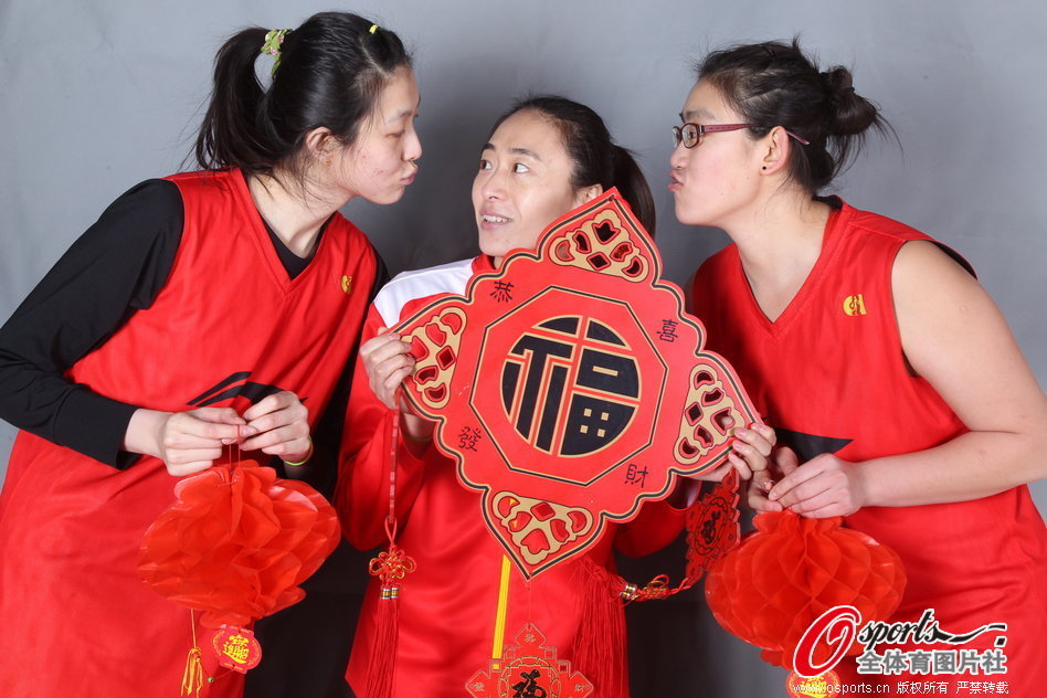 持續(xù)發(fā)力！特雷·楊超遠三分再中 老鷹第三節(jié)單節(jié)轟下42分