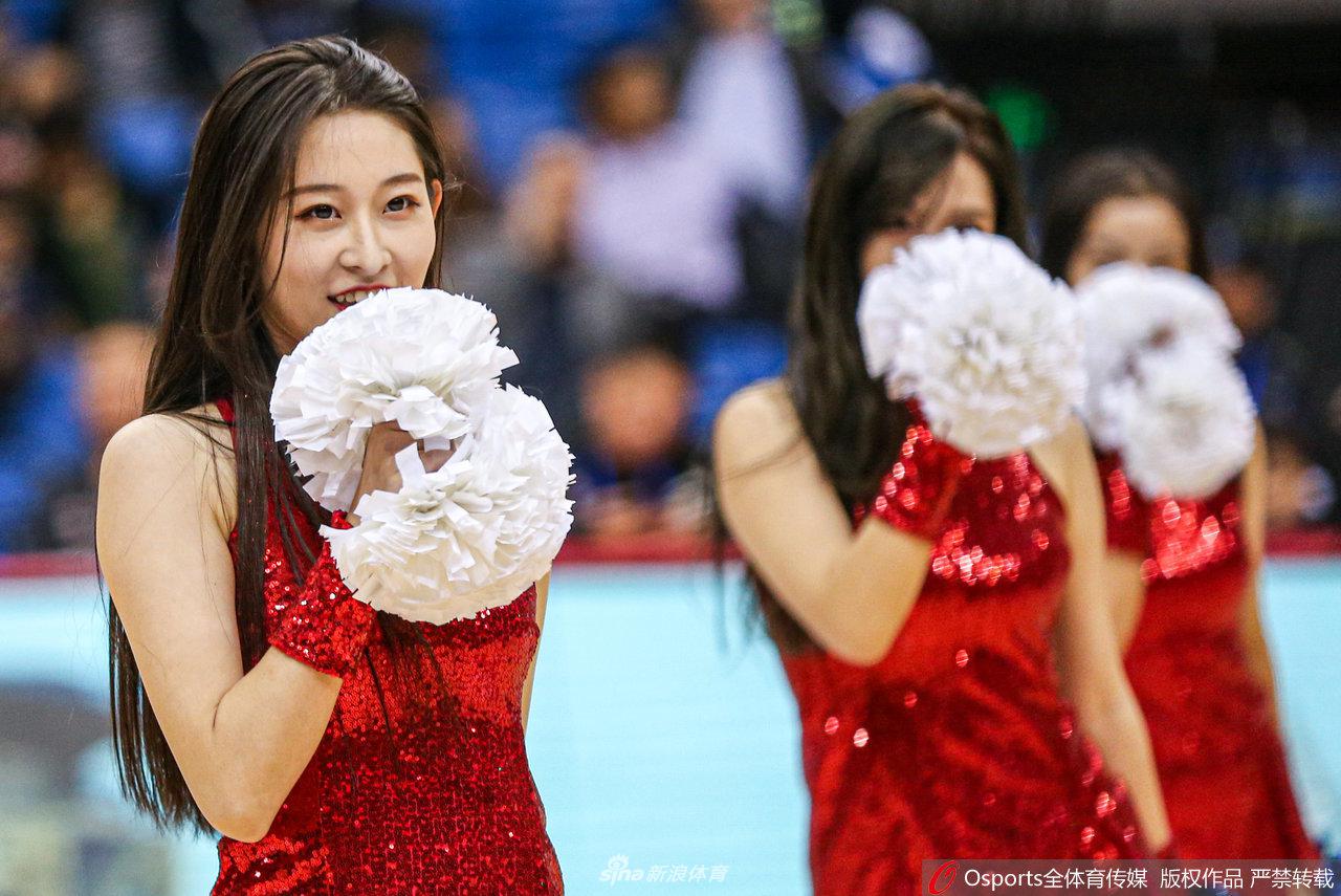 2025年10月8日 10:39:11 | 體育24小時熱點                 在葡萄牙環(huán)球獎頒獎典禮上，C羅獲頒萄牙環(huán)球聲望獎，以表彰他整個職業(yè)生涯在俱樂部和國家隊所做的貢獻。C羅獲獎