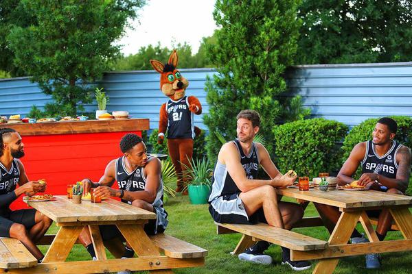 腿筋拉傷！隊記：卡梅隆·托馬斯本周末接受MRI檢查 之后更新情況