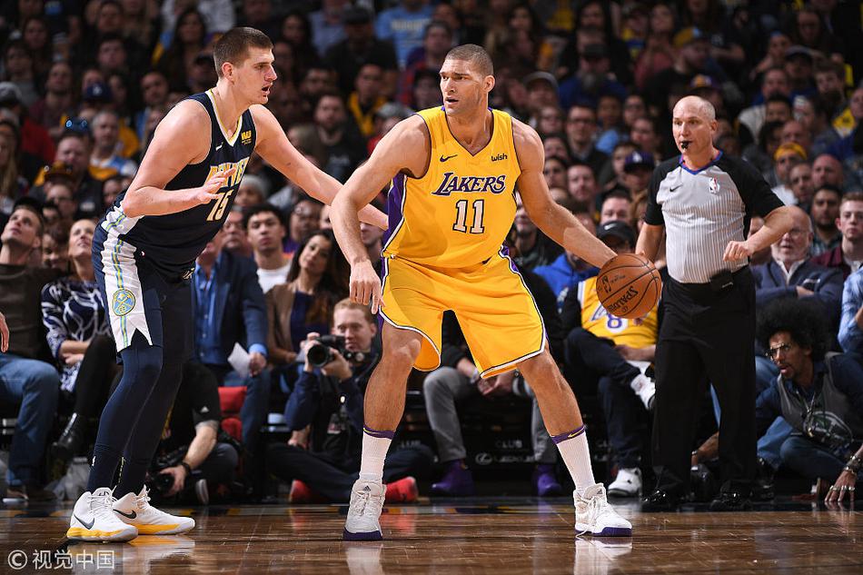 此前與巴薩轉(zhuǎn)會鬧劇，尼科被換下時遭巴薩球迷狂噓