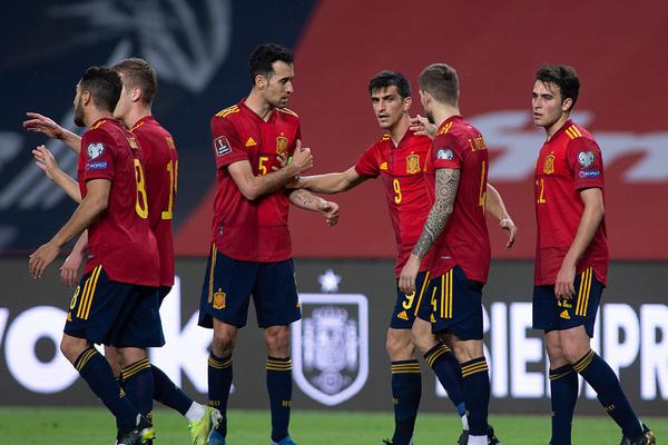 博主：恒大青訓01后李嘉灝，近日與于大寶等一同參加A級教練考試