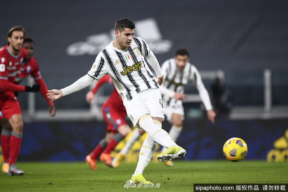 又被群嘲...利物浦跟隊：森林球迷在看臺唱“斯洛特明早就下課”