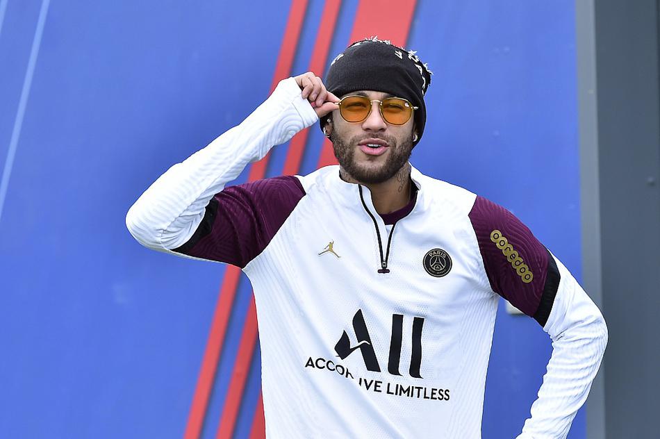 小法：迪奧帶傷被塞內(nèi)加爾征召結(jié)果現(xiàn)在又傷了，他不該參加非洲杯