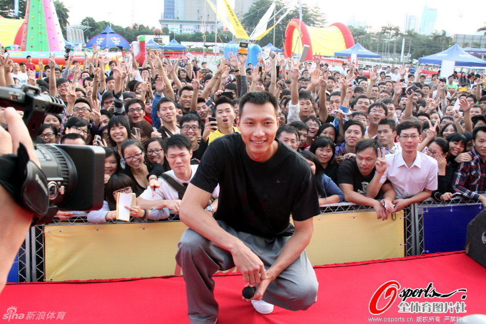 野火無情！詹姆斯轉發(fā)LA救火現(xiàn)場組圖，并附上心碎表情