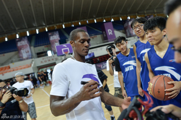 沖第六冠！巴黎vs弗拉門戈：維蒂尼亞、杜埃先發(fā)，若日尼奧出戰(zhàn)