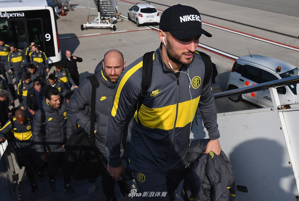 隆戈：米蘭正為約維奇尋找下家，并考慮讓球員免費轉會