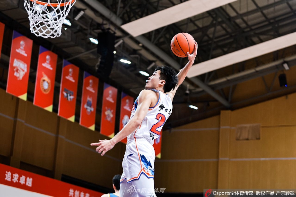 大羅憶銀河戰(zhàn)艦：當時所有人薪水相同，但我和小貝通過贊助掙更多