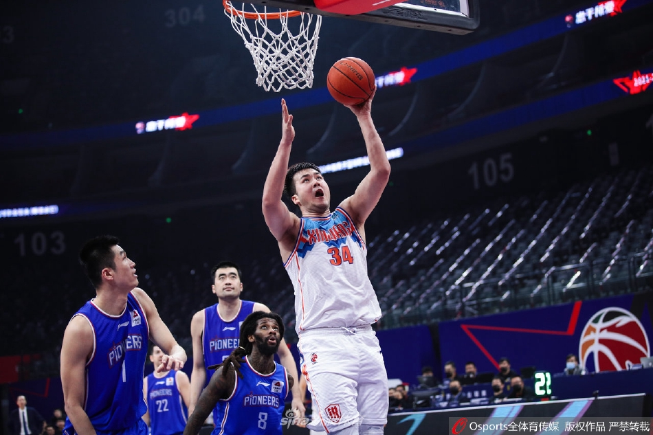 曼聯(lián)vs狼隊首發(fā)：姆伯莫、B費、芒特先發(fā)，海文出戰(zhàn)