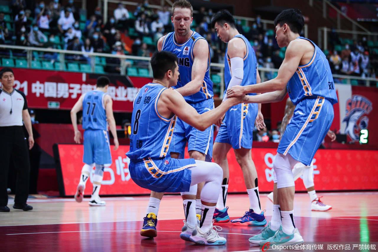 內(nèi)雷斯斷球+精彩小角度破門完成雙響，那不勒斯再下一城