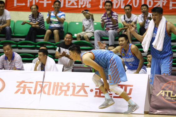 巴爾達諾：只要維尼修斯能找回狀態(tài)，他會重新贏得皇馬球迷的掌聲