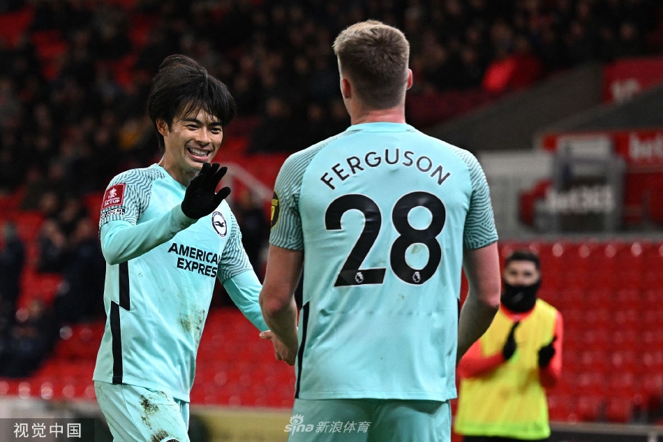 不愧是你！孔蒂不滿霍伊倫被吹犯規(guī)，憤怒質(zhì)疑裁判被出示黃牌