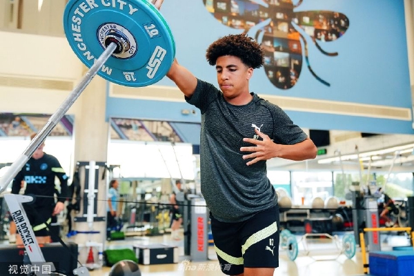 花1000萬鎊解雇！曼晚：曼聯(lián)高層必須為阿莫林下課引發(fā)的后果負責(zé)