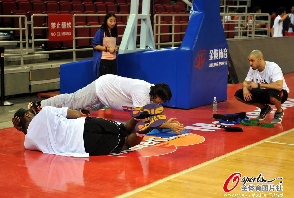 腿筋拉傷！隊記：卡梅隆·托馬斯本周末接受MRI檢查 之后更新情況