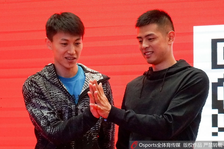 亞馬爾：我早睡為了半夜醒來吃餅干，因為半夜起床所以沒法談戀愛Harris                                                                