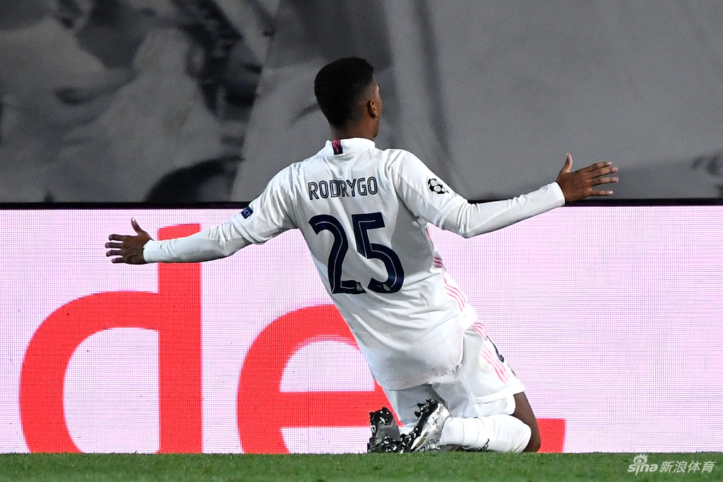 [流言板]ESPN：科比最后幾賽季招募韋德、阿德和考辛斯進行最后沖刺