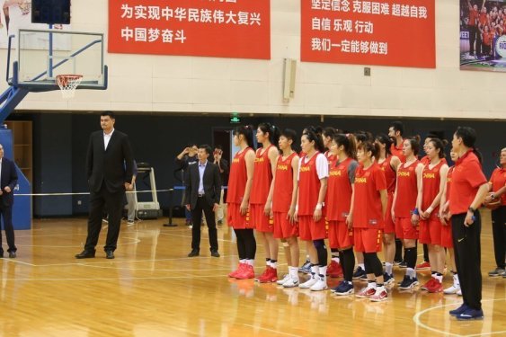 火藥味！追夢霍蘭德對抗后發(fā)生口角，隨后被隊友拉開