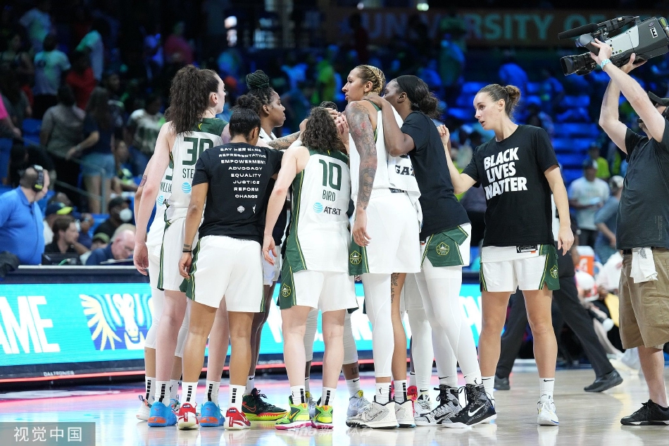 2025年10月8日 13:28:39懂球帝                 威爾士足球運動員湯姆-洛克耶近日透露，自己在經(jīng)歷近兩年前的心臟驟停后，已獲醫(yī)生批準可以重返賽場。 洛克耶現(xiàn)年30歲。202