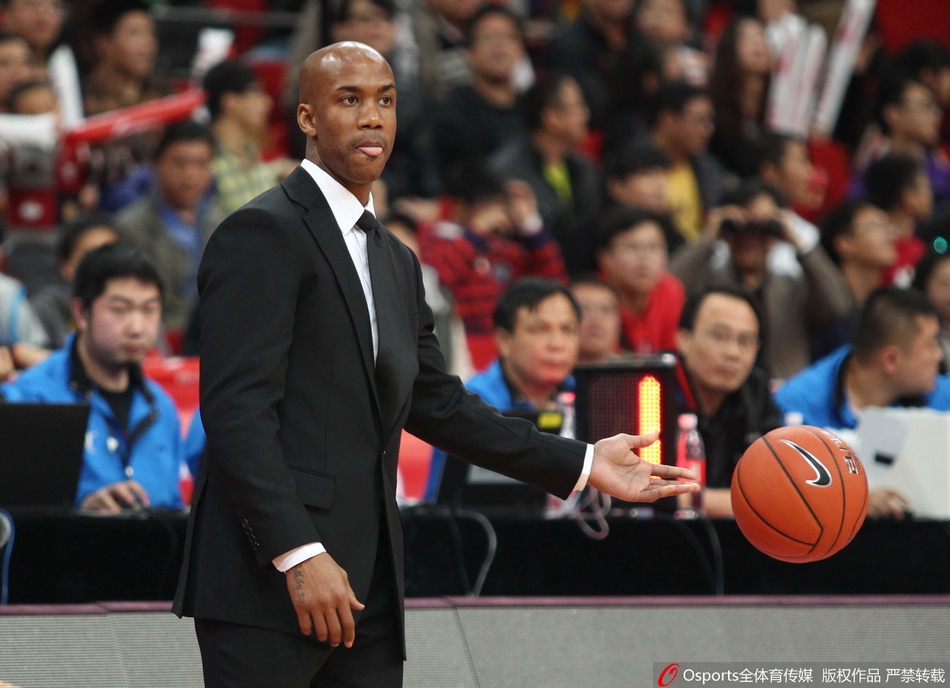 [流言板]狀態(tài)低迷！克勒貝爾全場4中1，三分3中0，得到2分4籃板1助攻