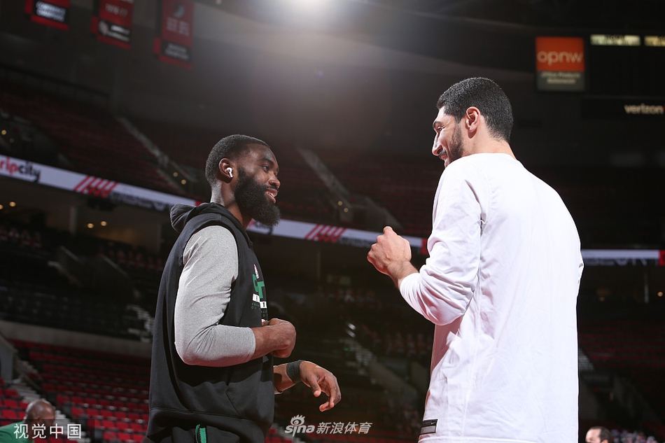 小邁克爾·波特9場至少25分+5記三分！僅次于庫里&愛德華茲！