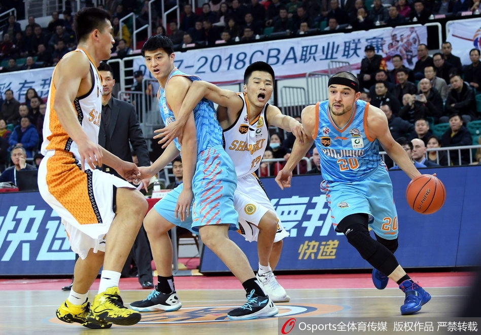 [流言板]攻防俱佳！阿倫全場9投8中，得到18分15籃板3助攻1搶斷2蓋帽