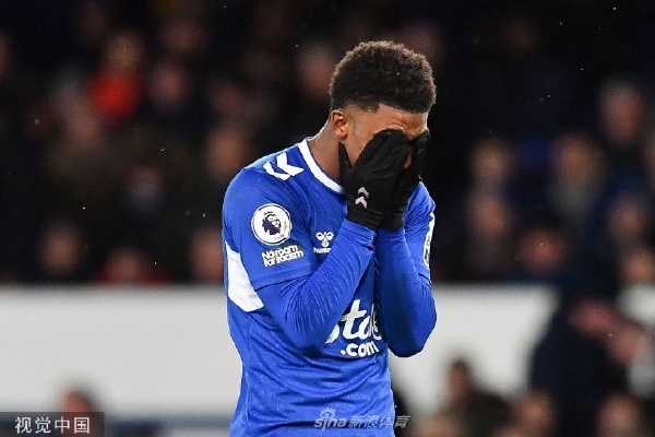 火藥味！追夢霍蘭德對抗后發(fā)生口角，隨后被隊友拉開