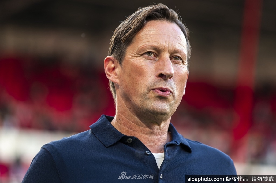 化身石佛和上將！媒體稱贊：圖中是本賽季的莫布利和阿倫