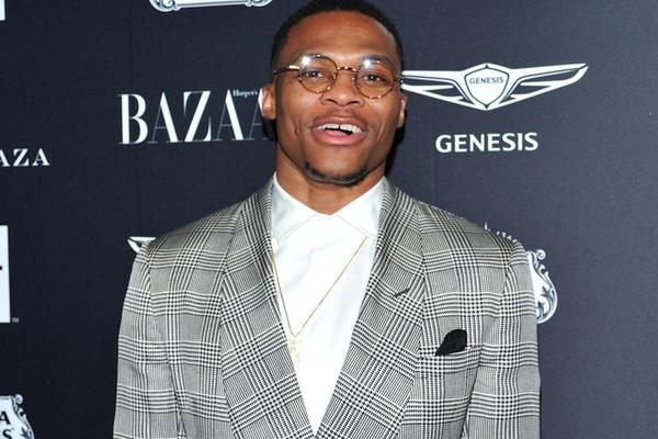 愛德華茲連續(xù)5場30+！場均37.2分 命中率56.1%三分命中率49%！