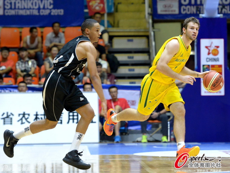 [流言板]首節(jié)發(fā)揮！西蒙斯全場出戰(zhàn)22分鐘，7中5得到10分4籃板7助攻