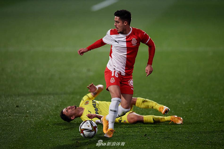 垃圾時間的王！普爾接球命中超遠追身三分