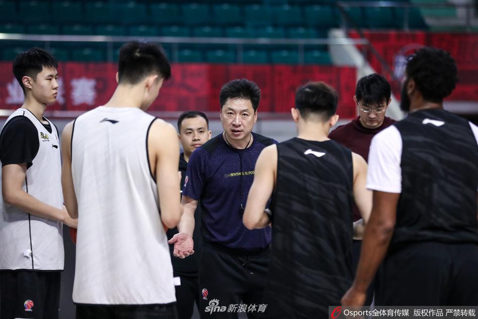 滿面春風(fēng)！奧爾莫外出就餐被采訪：一切都好，一切都很好??