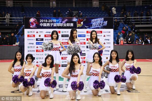 ??法國巨棍！戈貝爾抓下生涯第1萬個籃板！現(xiàn)役第5人！