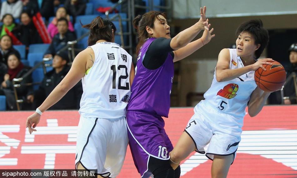 沒防守??！阿德巴約雙手飛扣 熱火兩節(jié)半得分破百