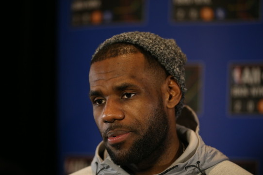 此前與巴薩轉(zhuǎn)會鬧劇，尼科被換下時遭巴薩球迷狂噓