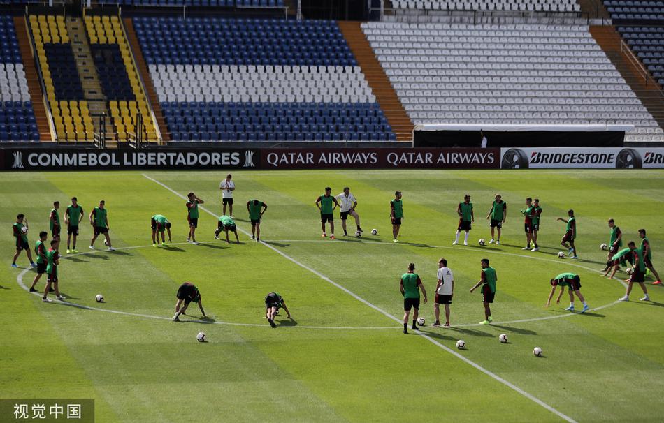    24直播網(wǎng)訊 北京時間12月31日 CBA常規(guī)賽，遼寧主場迎戰(zhàn)上海。遼寧近期3連敗，以4勝4負排在聯(lián)賽第9。上海4連勝，以6勝2負名列聯(lián)賽第5。張鎮(zhèn)麟和弗格重回故地戰(zhàn)舊主。雙方比分及數(shù)據(jù)：單節(jié)比