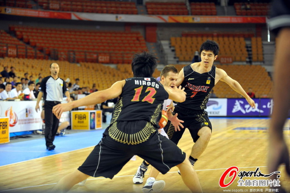 本賽季薪資前十球隊中，僅綠軍尼克斯湖人掘金目前戰(zhàn)績前十