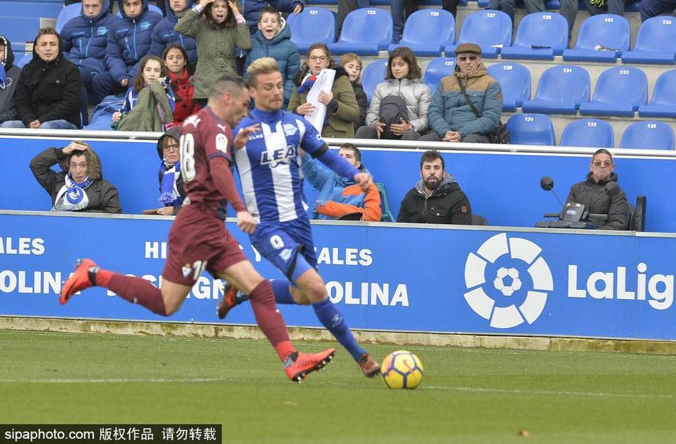 [流言板]期待回歸！美媒曬莫蘭特隔扣樂福照，配文不可復制的爆發(fā)力