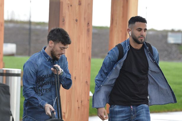 短暫放松！維尼修斯曬與女友合照：在迪拜的24小時?????