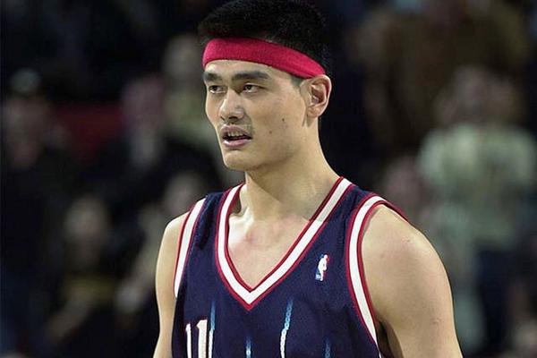 曼聯(lián)vs伯恩茅斯：姆伯莫搭檔庫尼亞，B費、卡塞米羅出戰(zhàn)