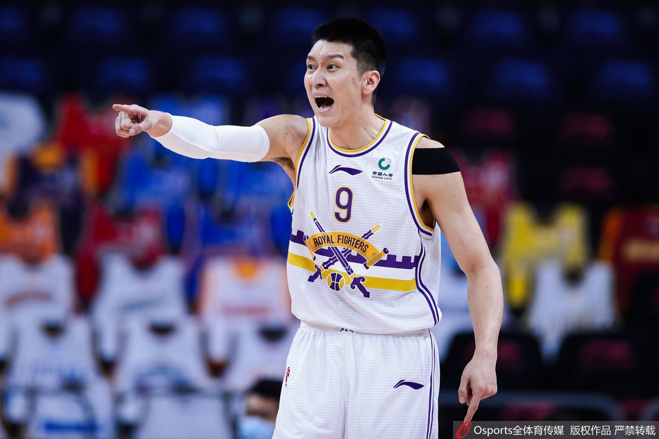 索爾斯克亞現(xiàn)場觀看伊普斯維奇比賽，支持曼聯(lián)前同事麥肯納