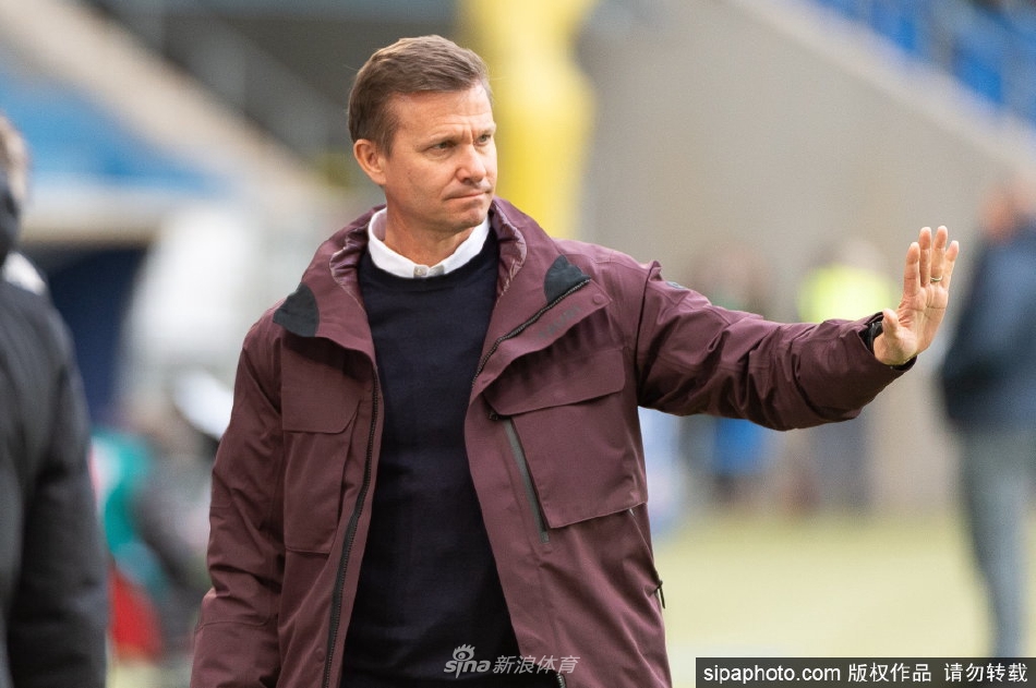 曼聯(lián)女足官宣新援時不慎泄露另一筆交易，球迷：至少保留點懸念啊